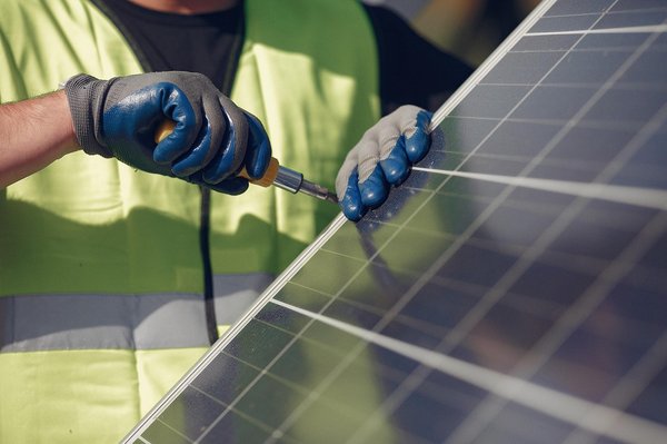 Panneau solaire photovoltaïque : guide pour un choix éclairé